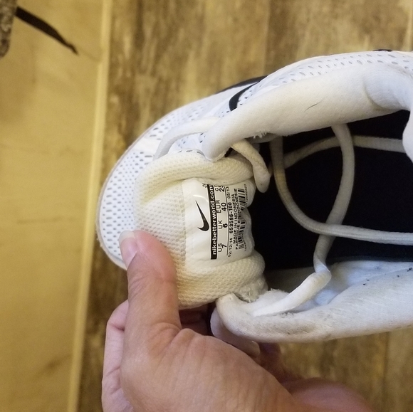 Shoes - Picture 3 of 4